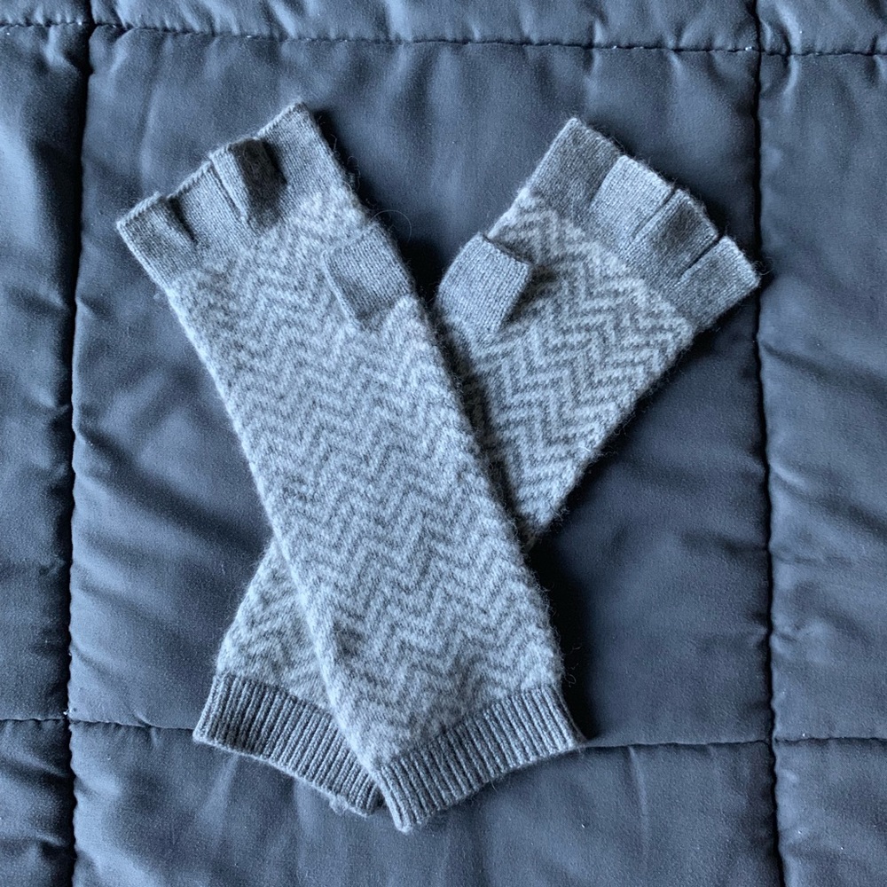 J Crew Chevron Fingerless Gloves